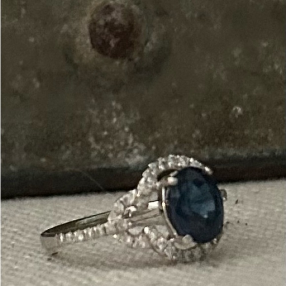 Natural Sapphire and Diamonds 18k White Gold - Picture 8 of 15